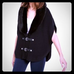 MICHAEL Michael Kors
Faux-Fur Buckle Poncho